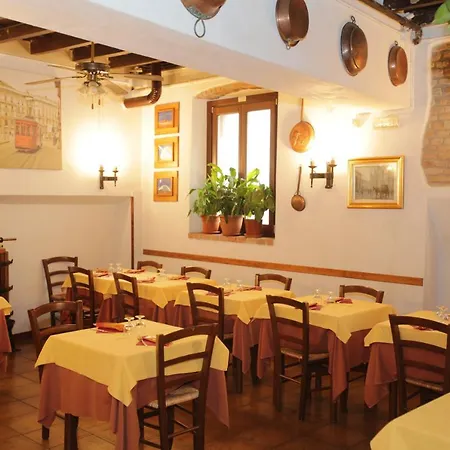 La Fornasetta Oda ve Kahvaltı 4*